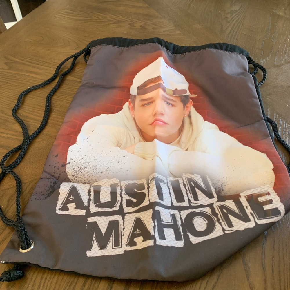 Austin Mahone string bag collectible